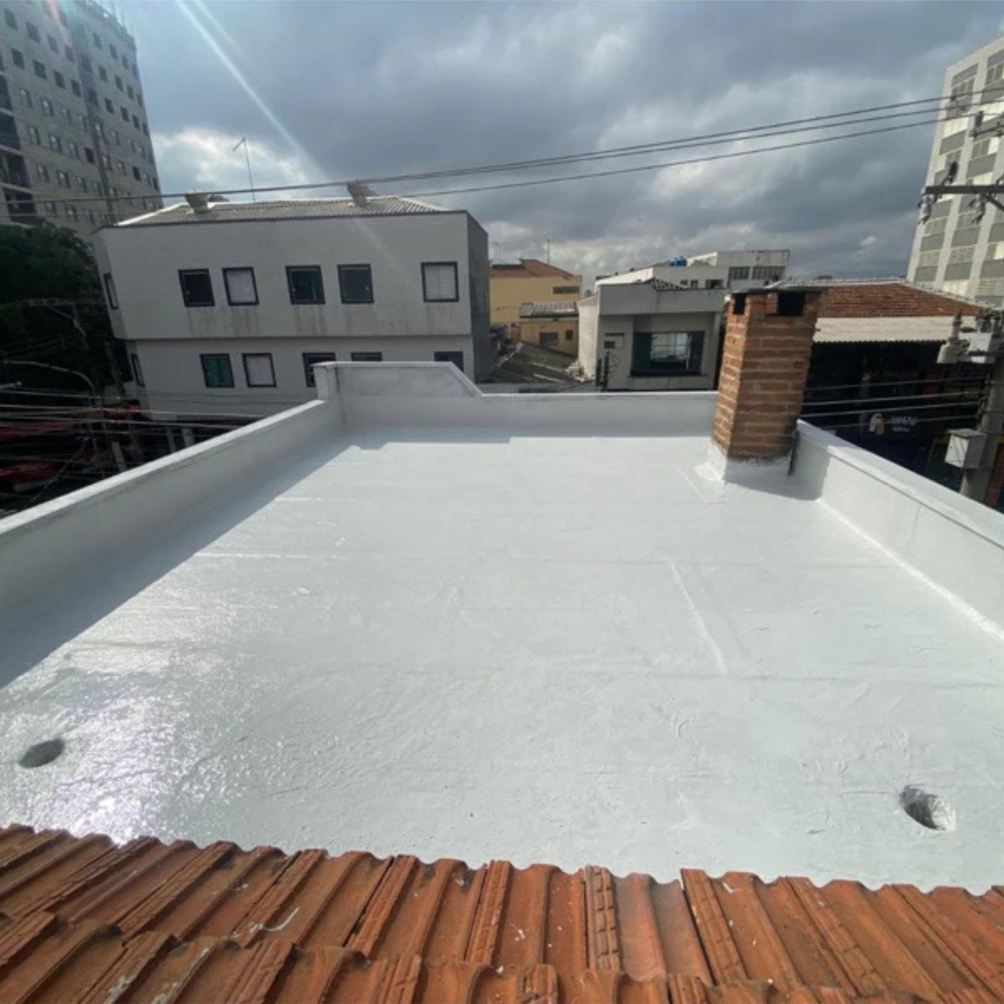 Borracha Líquida 100% Impermeável p/ Lajes e Telhados - Proteção Máxima contra Infiltrações e Goteiras